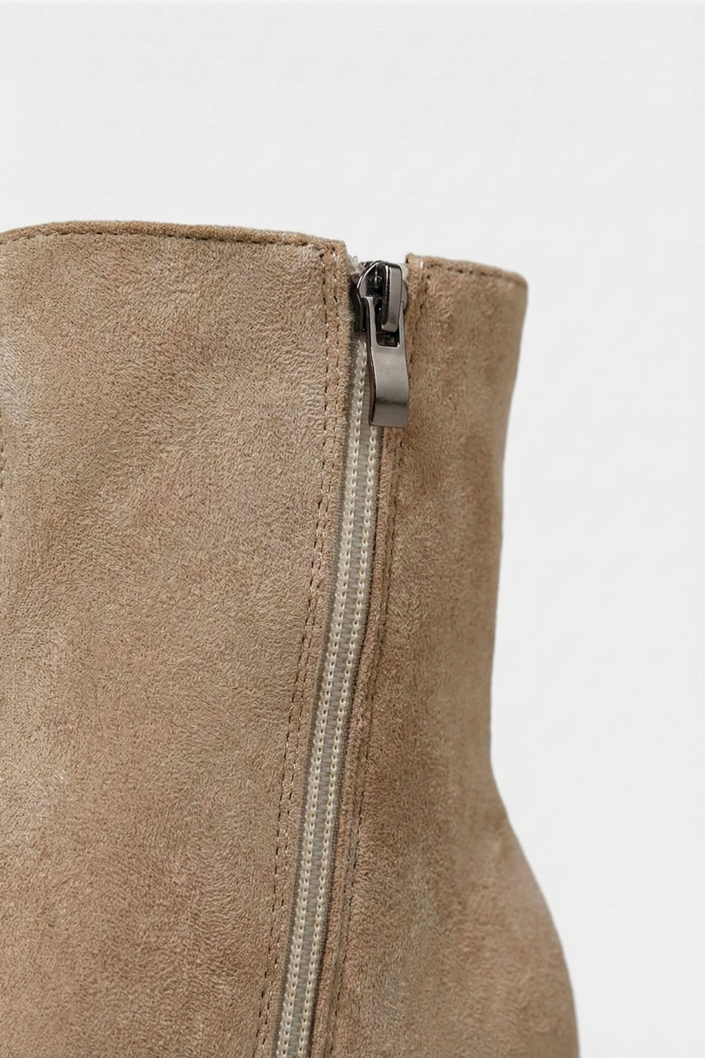 Classic Heeled Ankle Boots for Women - Luxe Winter Comfort - Stylish Footwear for Cold Weather